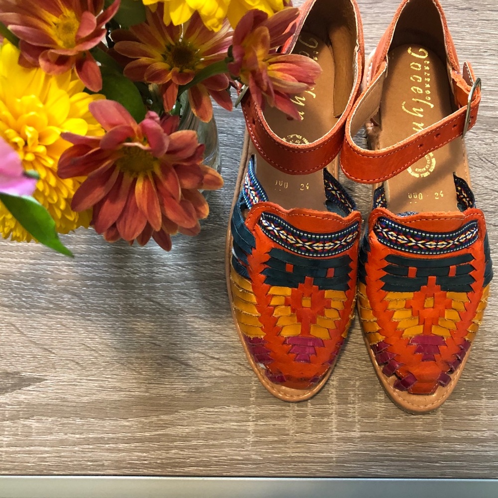 Mexican Artisanal Shoes. Mexican Huarache.